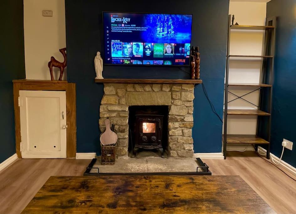 Ferienhaus Rustic Stone With Hot Tub & Fireplace *