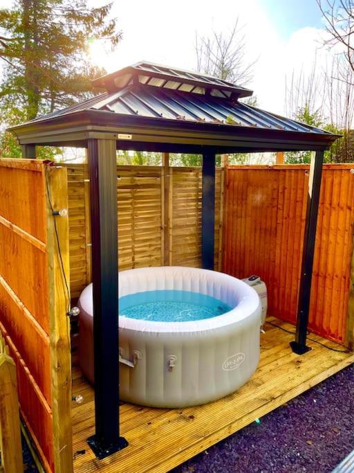 Ferienhaus Rustic Stone With Hot Tub & Fireplace Crowborough